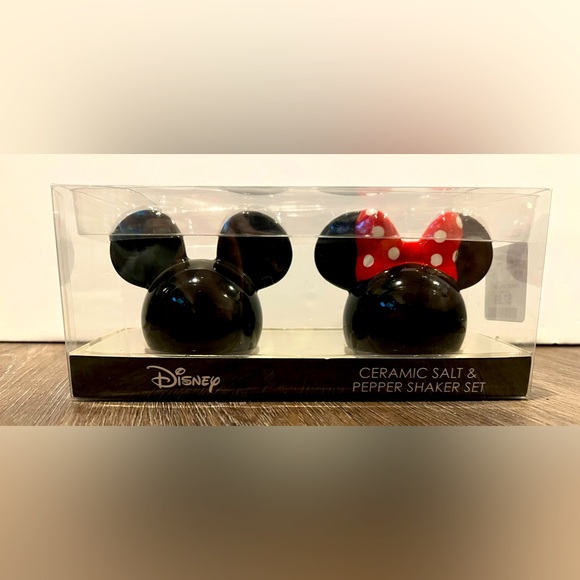 Adorable Mickey and Minnie Mouse Salt and Pepper Set- NWT - Picture 1 of 2